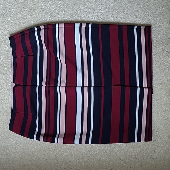 Cleo petite skirt  size 8 - Picture 2 of 6